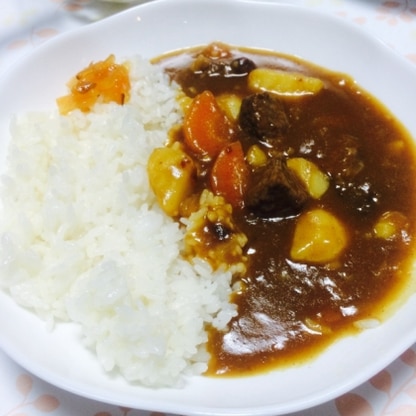 おはよう様です(⌒▽⌒)
夕食の時間がなくても 圧力鍋だと 簡単に出来て 牛肉も角切りなのに スゴく柔らかく 味付けも ルーだけではなく とても美味でした♡♡♡